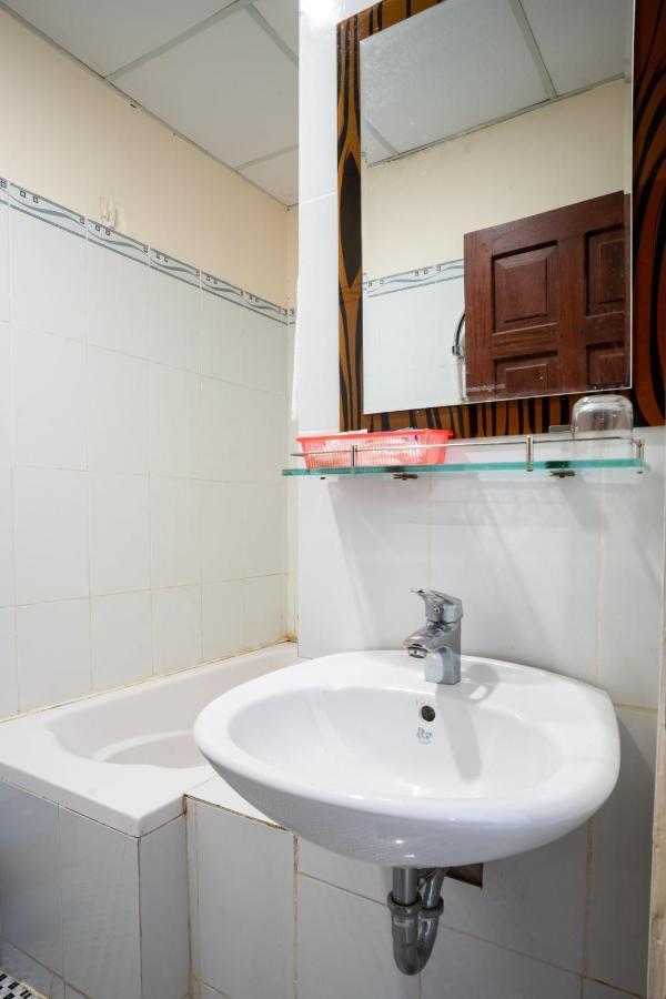 Khach San Bong Sen Hotel Vi Thanh Ngoại thất bức ảnh